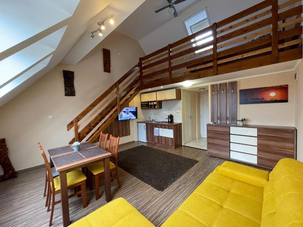 Gyulai Brill Apartman Esterno foto