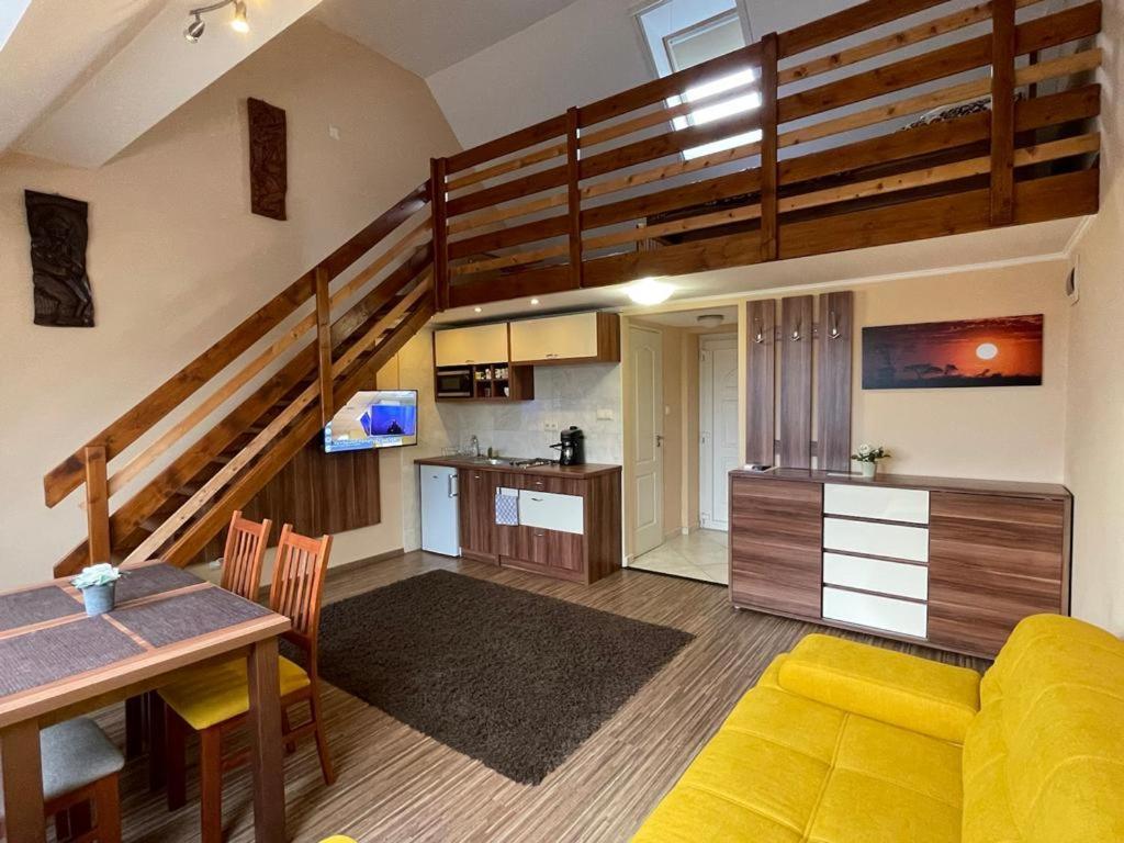 Gyulai Brill Apartman Esterno foto