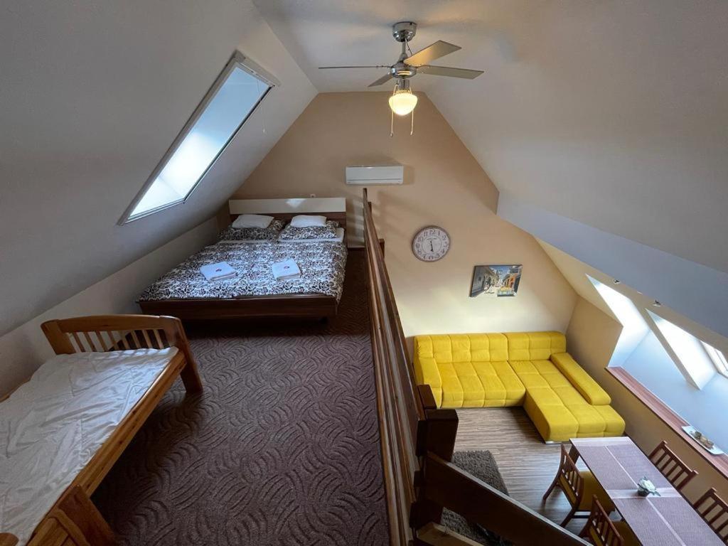 Gyulai Brill Apartman Esterno foto