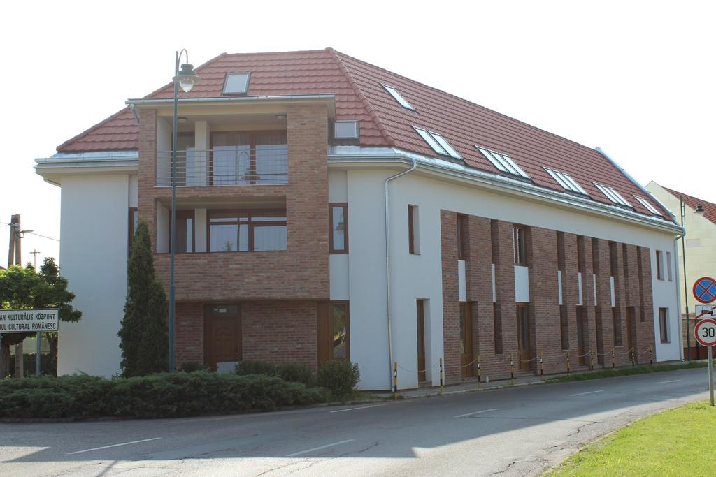 Gyulai Brill Apartman Camera foto