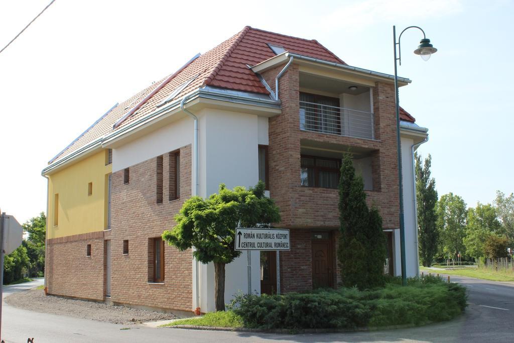 Gyulai Brill Apartman Camera foto