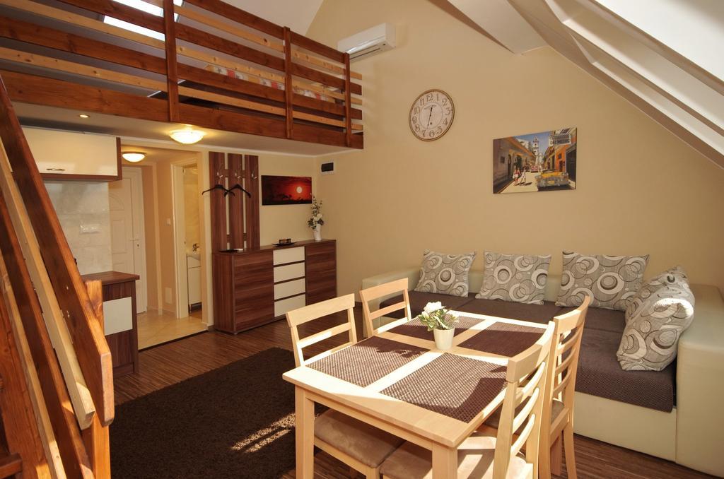 Gyulai Brill Apartman Esterno foto