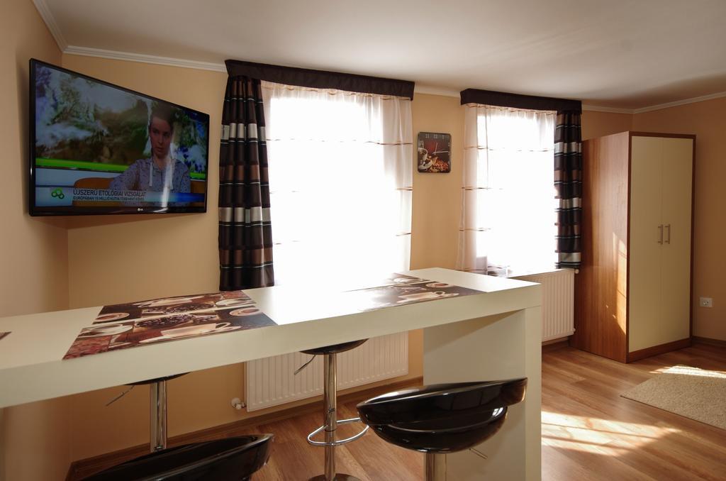 Gyulai Brill Apartman Esterno foto