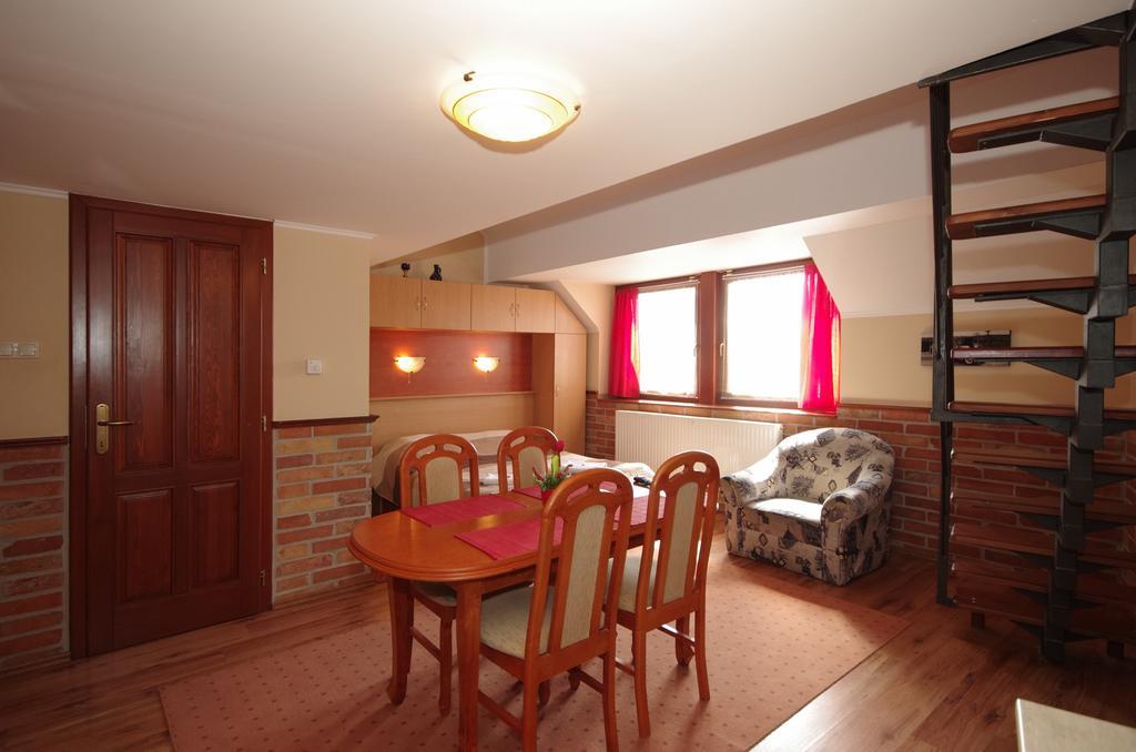 Gyulai Brill Apartman Esterno foto